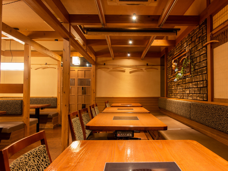 岡山県を中心に約20店舗の食の専門店を展開するフードビジネス企業